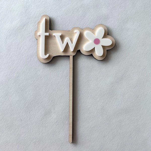 Cake Topper - Two mit weisser Blume - Baby im Herzen-1